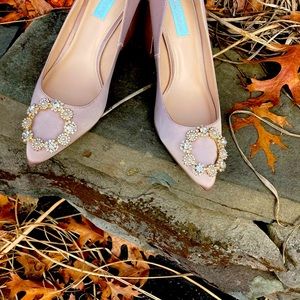 Betsey Johnson Women's Briar Fabric Peep Toe Ankle Strap Classic Pumps Nude Satin Size 5.5 M
